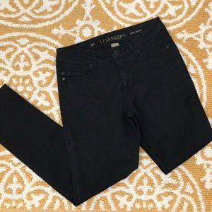 NWOT Liverpool Abby Skinny Raw Hem Jeans